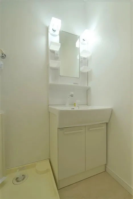 Luminous Nishi-Nippori - Interior - ["Bathroom Sink", "Plumbing fixture", "Wall"]