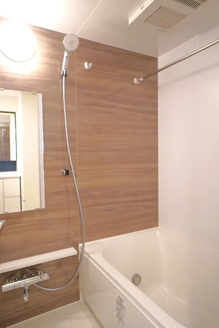 Brillia Ist Ueno Inaricho - Interior - ["Bathtub", "Property", "Plumbing fixture"]