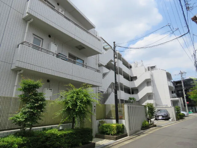 Pierce Wakabayashi - Exterior - ["Urban design", "Apartment", "Condominium"]