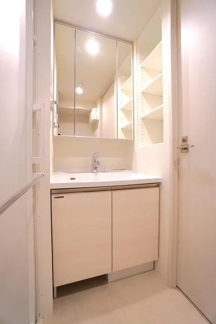 Clarity Bunkyo Yushima - Interior - ["Flooring", "Interior design", "Floor"]
