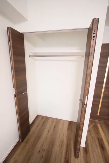 Medio Tsukishima - Interior - ["Room", "Floor", "Stairs"]