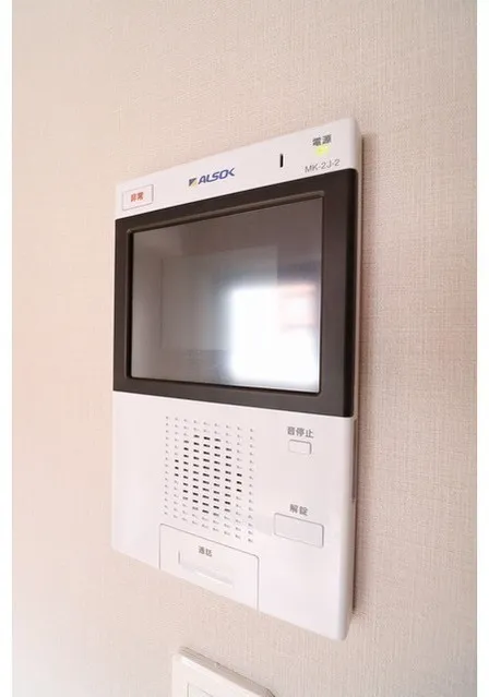 La Douceur Sugamo East - Interior - ["Electronic device", "Display device", "Machine"]