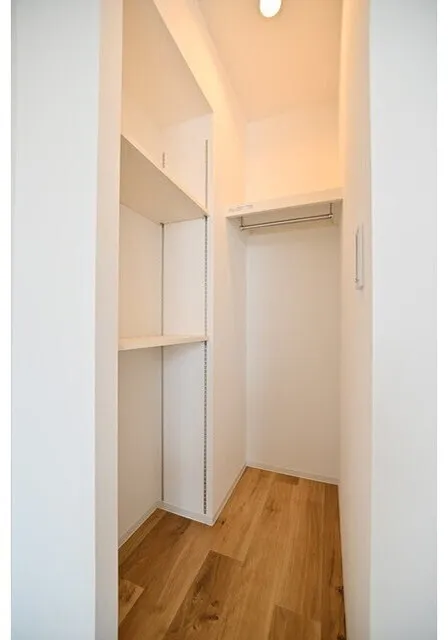 False Class Takadanobaba - Interior - ["Flooring", "Wall", "Floor"]