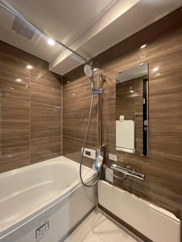LUMIEC un Sasazuka - Interior - ["Flooring", "Interior design", "Plumbing fixture"]