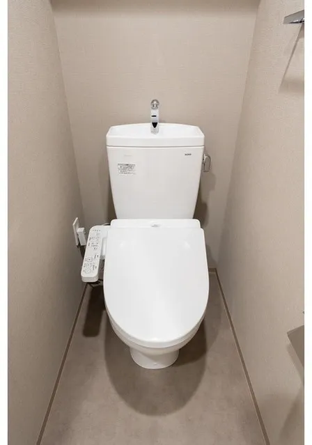 El Sereno Shinagawa Nishi-Oi - Interior - ["Toilet seat", "Plumbing fixture", "Toilet"]