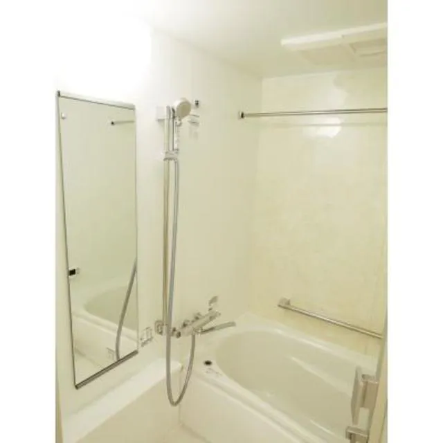 Park Axis Nihonbashi Kabutocho - Interior - ["Plumbing fixture", "Bathtub", "Shower head"]