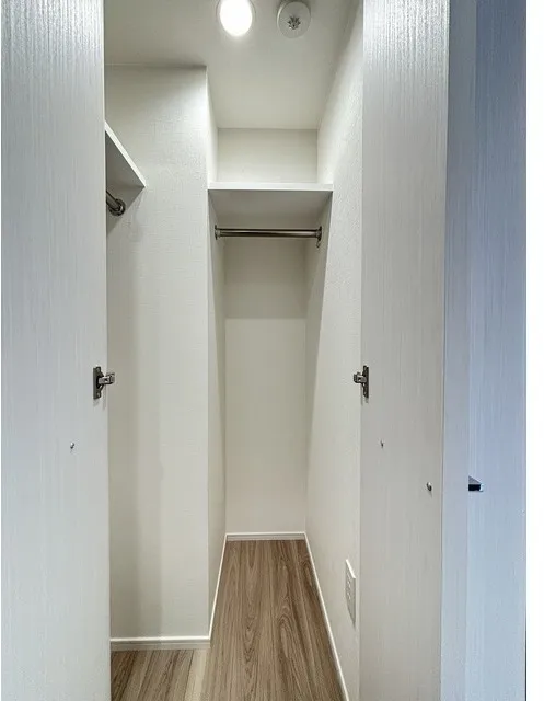 Comforia Liv Osaki - Interior - ["Wood", "Flooring", "Floor"]