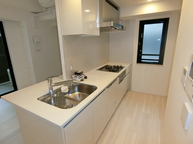 Prime Garden Nishiazabu - Interior - ["Tap", "Kitchen sink", "Sink"]