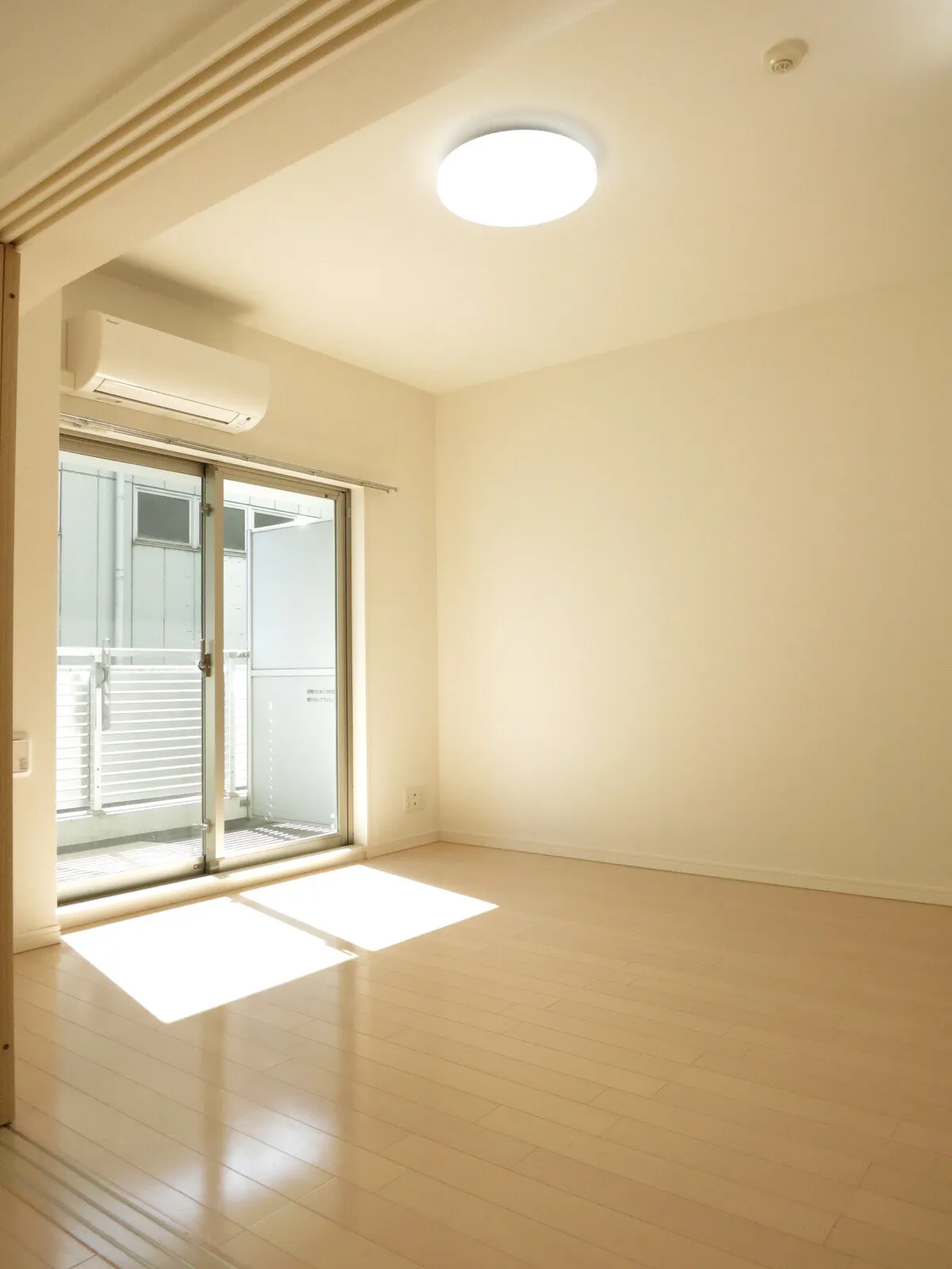 KDX Residence Oyama - Interior - ["Fixture", "Hall", "Wood"]
