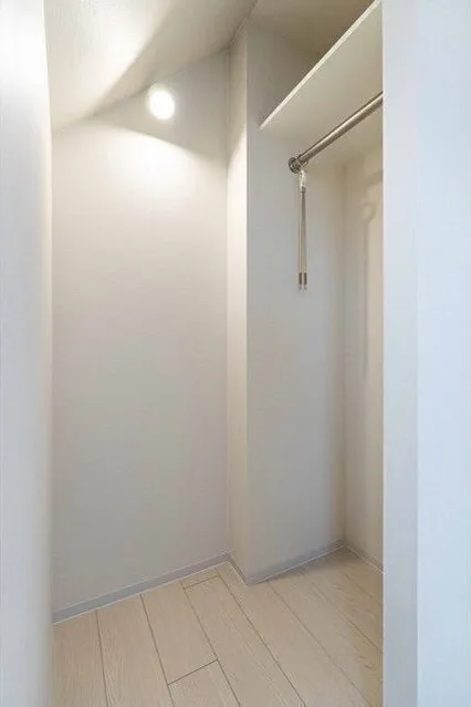 LUMIEC HONCHO WEST - Interior - ["White", "Flooring", "Wood"]