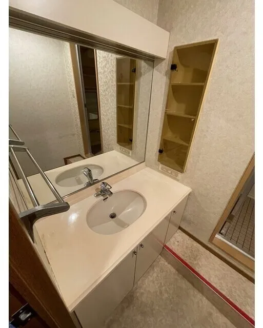 Casa Grande Hongo - Interior - ["Flooring", "Floor", "Plumbing fixture"]