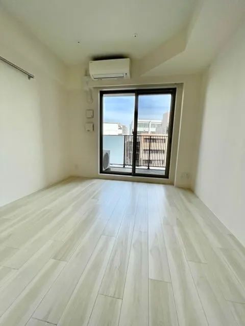 RESIDIA Shinagawa Seaside - Interior - ["Wood", "Flooring", "Floor"]