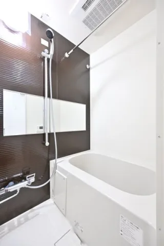 Ruygo Oshiage - Interior - ["Plumbing fixture", "Flooring", "Floor"]