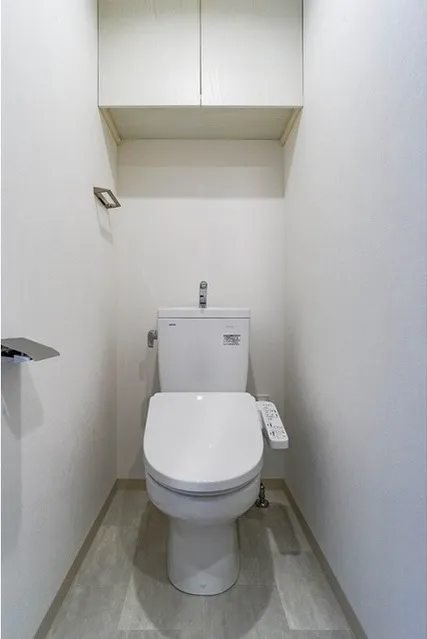 Grand Casa Oji II - Interior - ["Toilet seat", "Toilet", "Plumbing fixture"]
