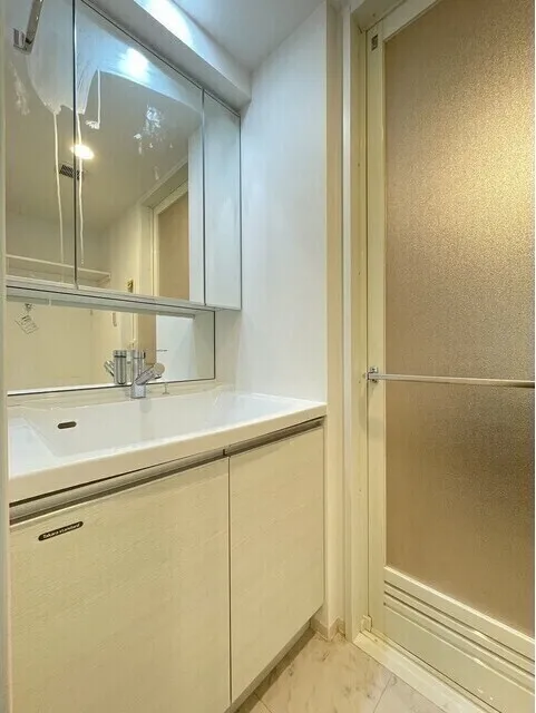 Comforia Liv Ueno - Interior - ["Flooring", "Floor", "Interior design"]