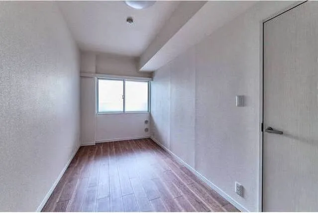 Comforia Takenotsuka East - Interior - ["Flooring", "Floor", "Ceiling"]