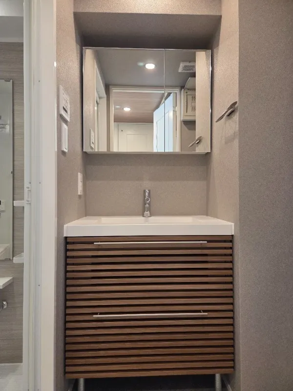 Residia Kanda Higashi - Interior - ["Wall", "Interior design", "Flooring"]