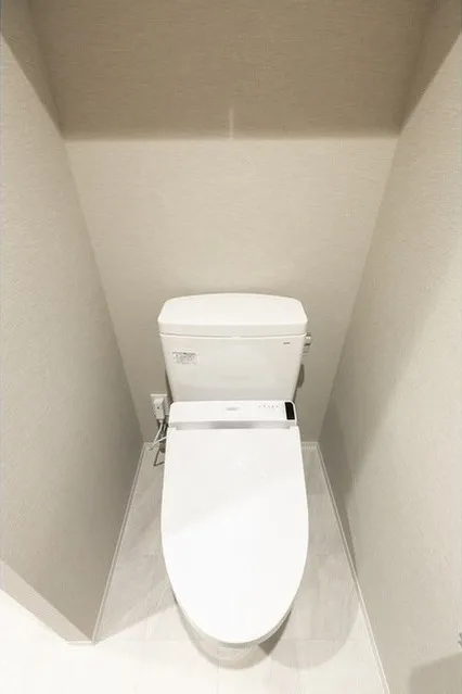 LIBR GRANT Nishi Shinjuku WEST - Interior - ["Toilet seat", "Toilet", "Plumbing fixture"]