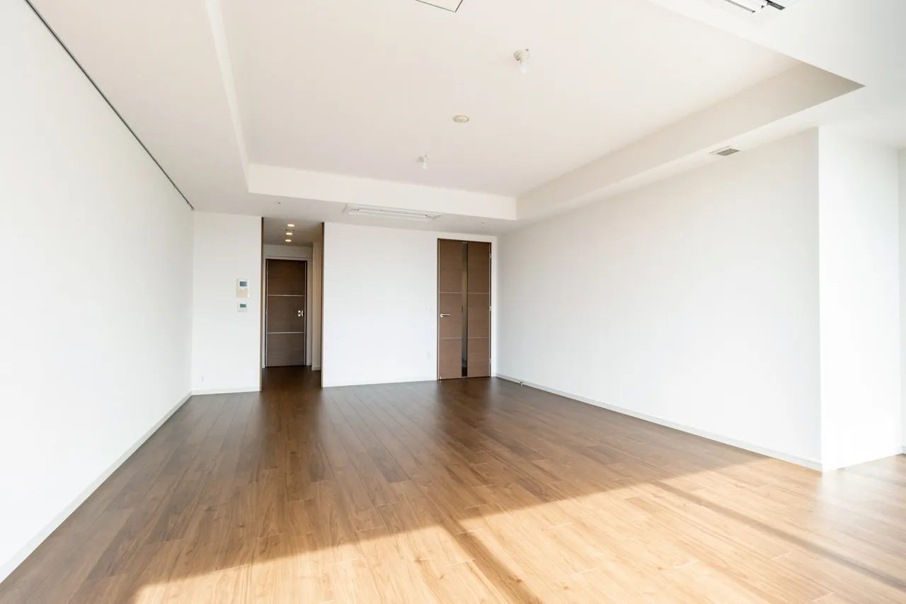 Central Park Tower La Tour Shinjuku - Interior - ["Building", "Fixture", "Wood"]
