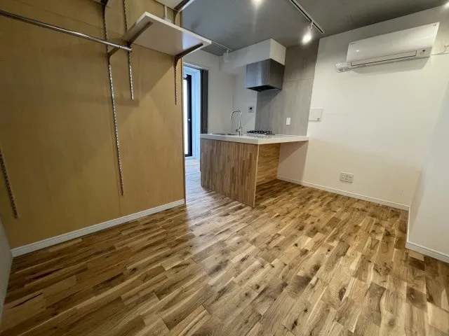 Apice Meguro - Interior - ["Cabinetry", "Tap", "Wood"]
