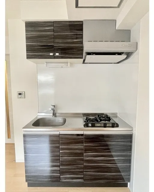 BREEZE TERRACE - Interior - ["Kitchen Appliance", "Major appliance", "Kitchen"]