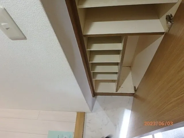 Gala Stage Nakano - Interior - ["Wood", "Flooring", "Shelving"]