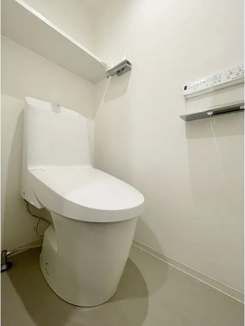 Grand Paseo Yoyogi Uehara - Interior - ["Toilet seat", "Toilet", "Plumbing fixture"]