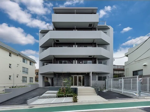 Latierra Toritsu Daigaku - Exterior - ["Urban design", "Daylighting", "Aluminium"]