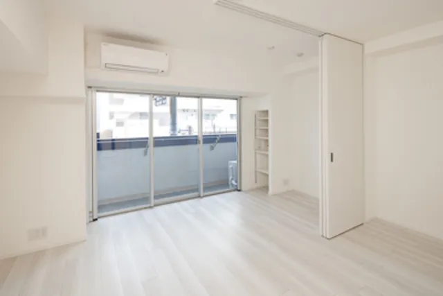In Style Residence Honkomagome - Interior - ["Window", "Building", "Fixture"]