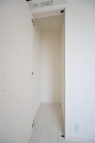Prague Terrace, In Front Of The University Of Tokyo - Interior - ["Flooring", "Wall", "Floor"]