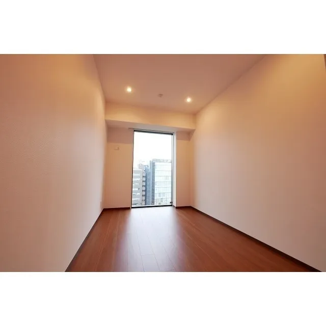 Comforia Shinjuku East Side Tower - Interior - ["Window", "Building", "Fixture"]
