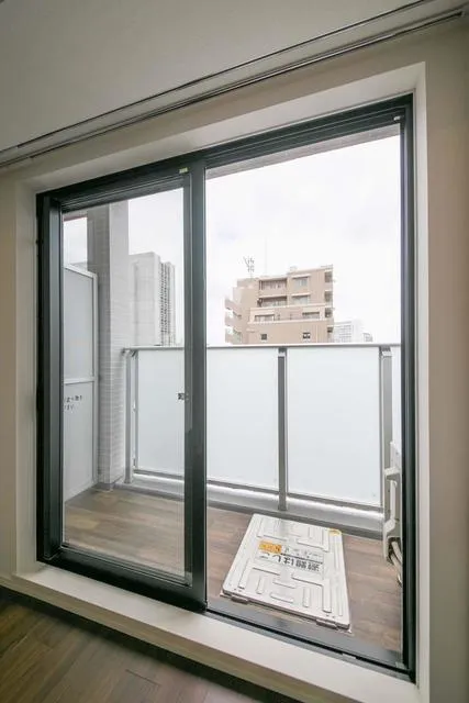 NJK MARQUIS OMOTESANDO - Interior - ["Window", "Door", "Glass"]