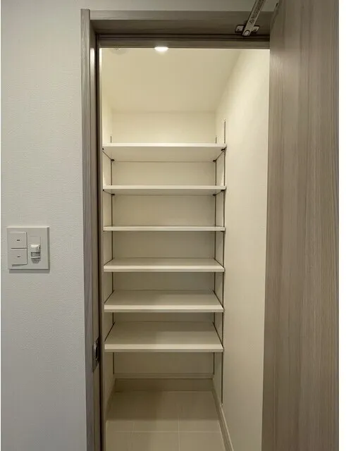 BPR Residence Oshima - Interior - ["Wood", "Shelving", "Shelf"]