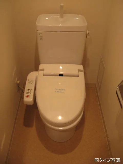 Comforia Nihonbashi - Interior - ["Toilet seat", "Toilet", "Plumbing fixture"]