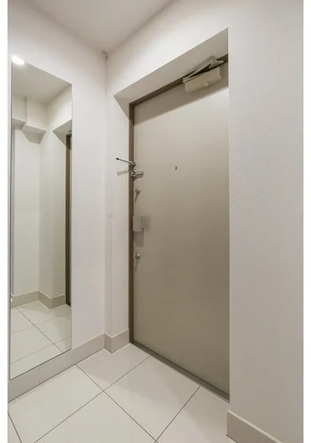 Comforia Live Kiba - Interior - ["Door", "Fixture", "Building"]