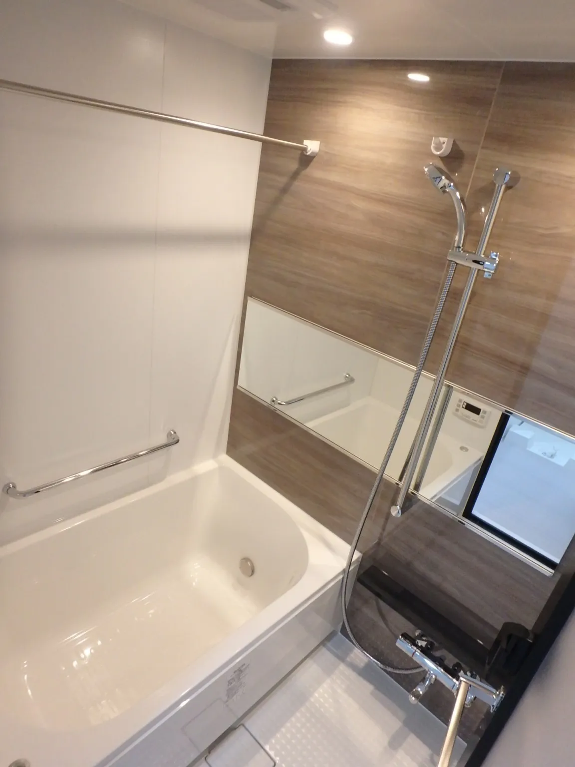 Orchid Residence Ueno - Interior - ["Plumbing fixture", "Flooring", "Bathroom"]