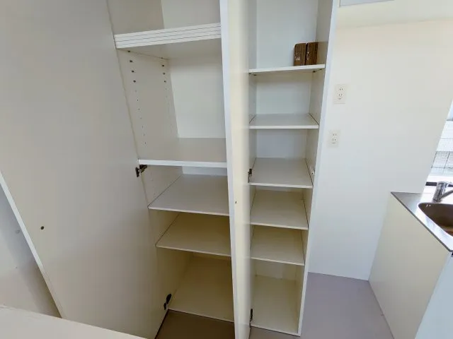 Faret Yoyogi Uehara - Interior - ["Cabinetry", "Shelf", "Shelving"]