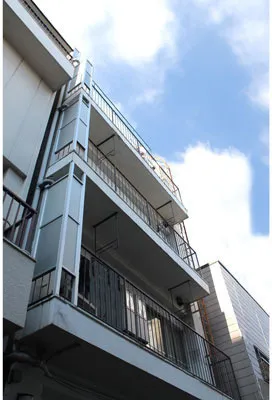 Diamond Residence Kaminarimon - Exterior - ["Balcony", "Apartment", "Handrail"]