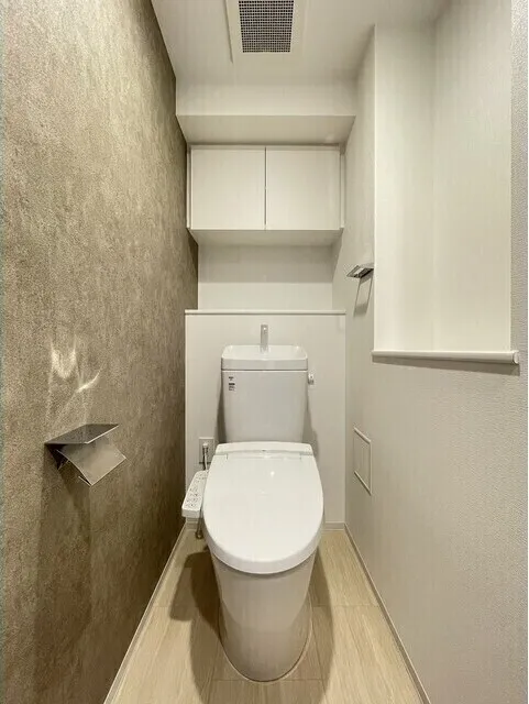 Stylio Kamata West - Interior - ["Toilet seat", "Toilet", "Plumbing fixture"]