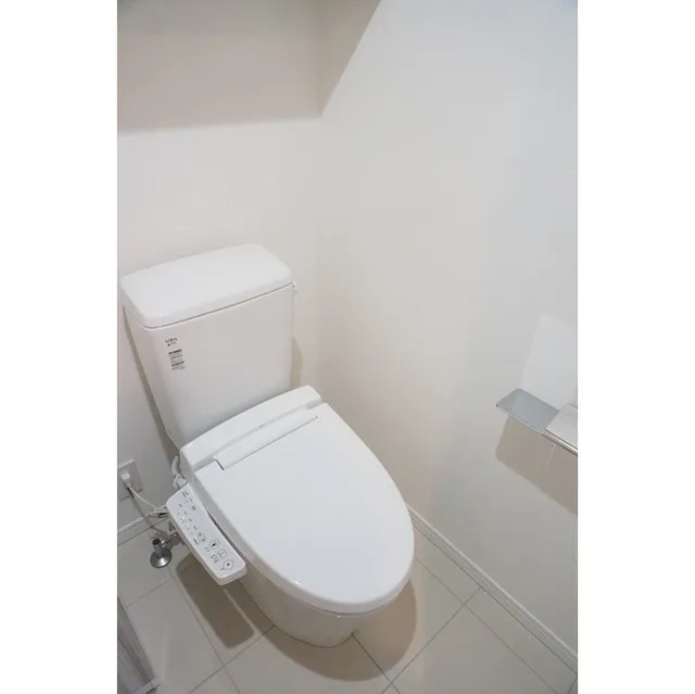 Shell Shinagawa Togoshi - Interior - ["Toilet", "Toilet seat", "Rectangle"]