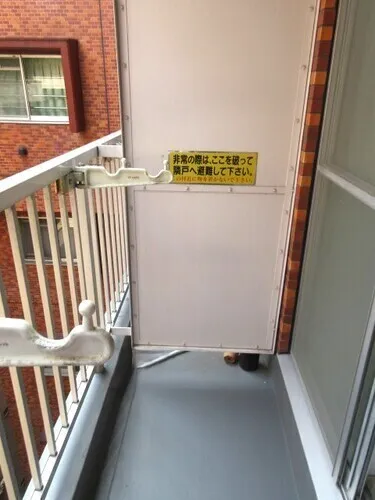 Lions Mansion Otsuka 2nd - Interior - ["Floor", "Building material", "Handrail"]