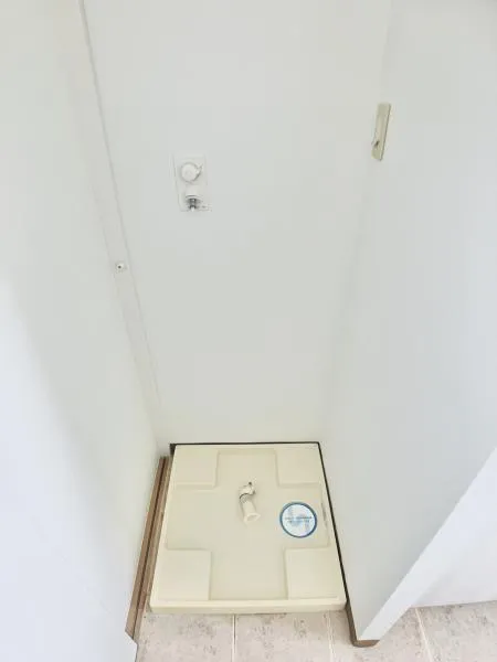 Stage Grande Hongo - Interior - ["Rectangle", "Fixture", "Wood"]