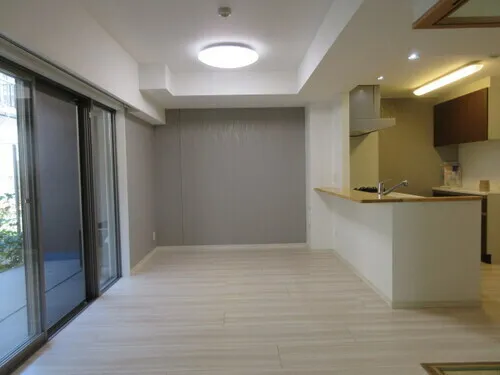 Suncreadle Ukima Funato - Interior - ["Flooring", "Floor", "Ceiling"]