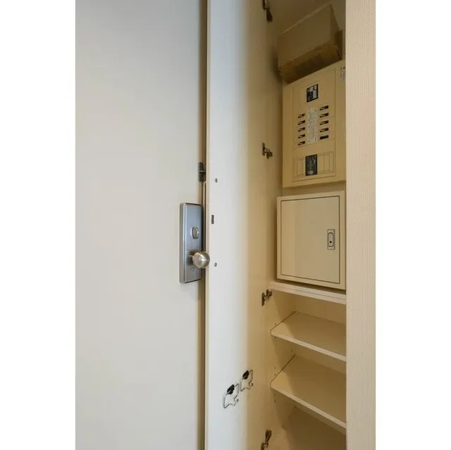 Frontier Residence The Tower Shinagawa - Interior - ["Handle", "Door", "Fixture"]