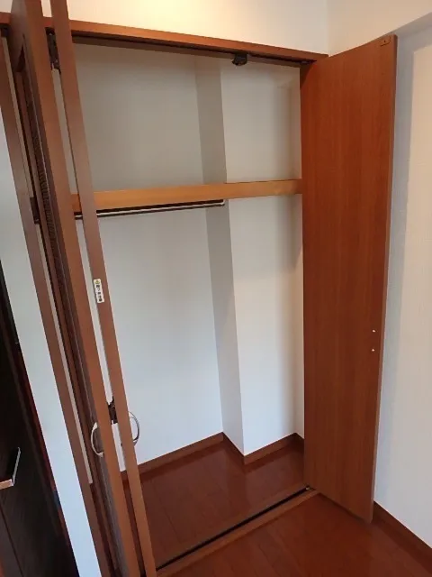 CITY SPIRE Kamiikedai - Interior - ["Wood", "Flooring", "Furniture"]