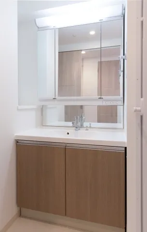 PROUD FLAT Itabashi Honmachi - Interior - ["Mirror", "Cabinetry", "Furniture"]