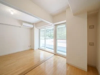 Nakazawa Court - Interior - ["Flooring", "Floor", "Apartment"]