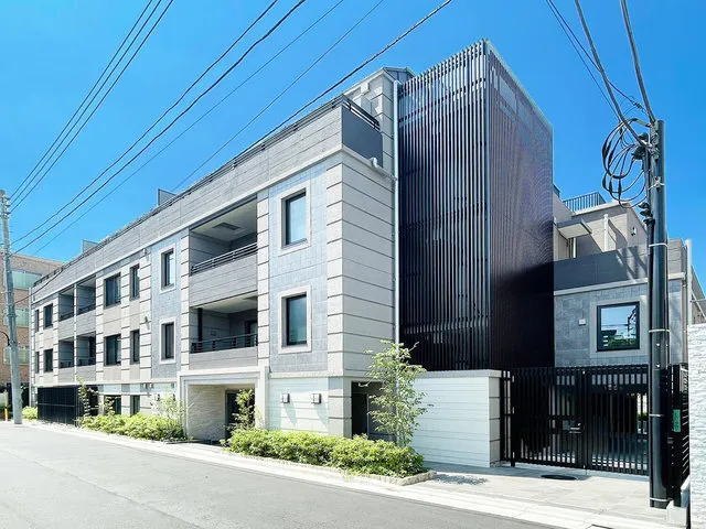 La Perla Ichigaya-Sadoharacho - Exterior - ["Sky", "Building", "Daytime"]