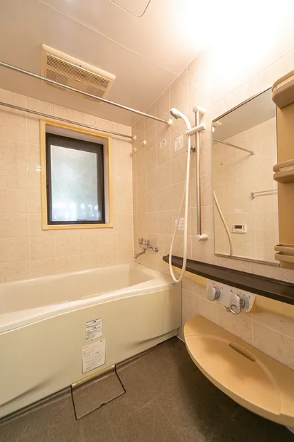 York Residence - Interior - ["Bathroom", "Plumbing fixture", "Flooring"]