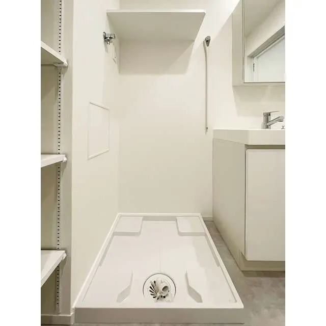 ASTILE Harajuku - Interior - ["Building", "Rectangle", "Material property"]